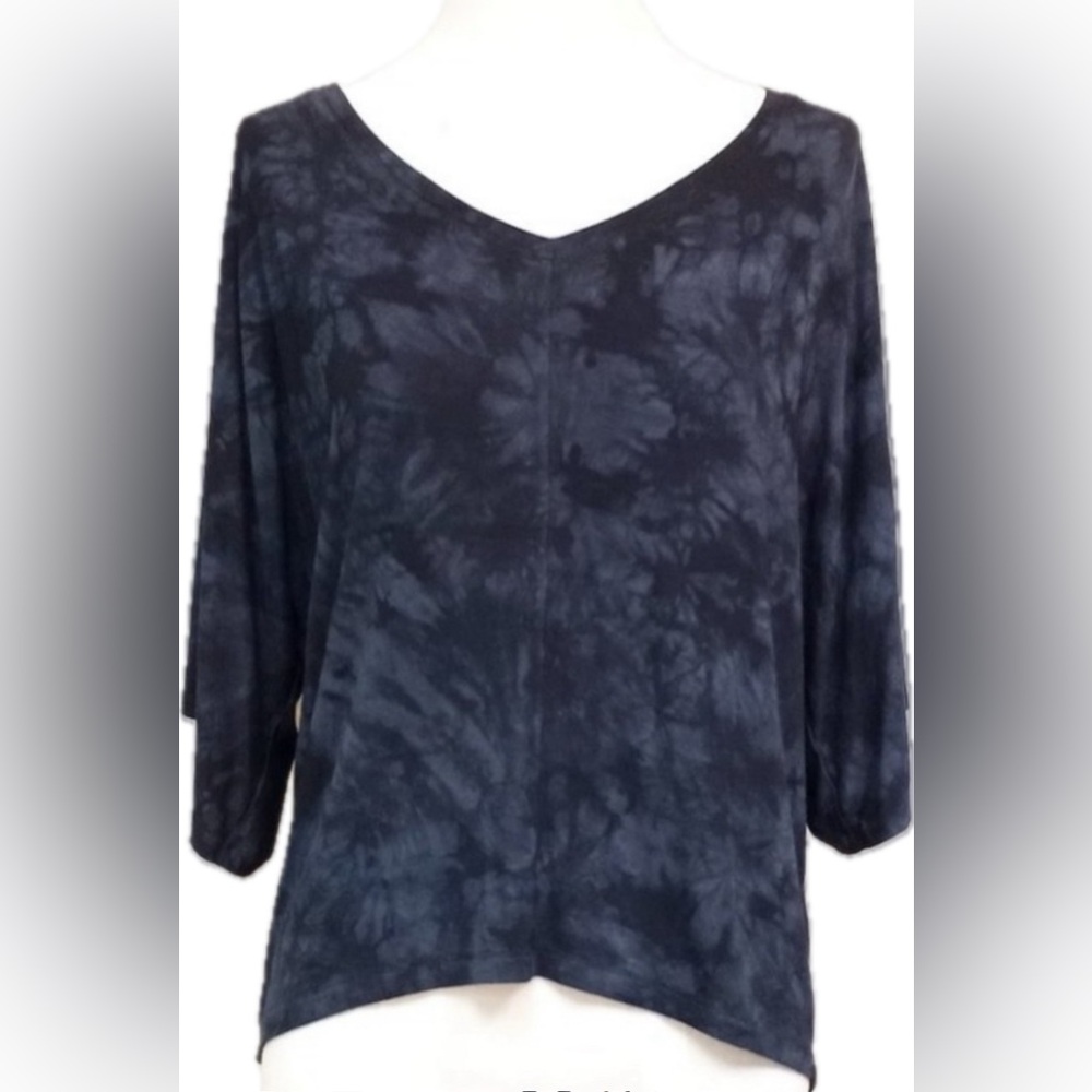 T Tahari vneck dolman top